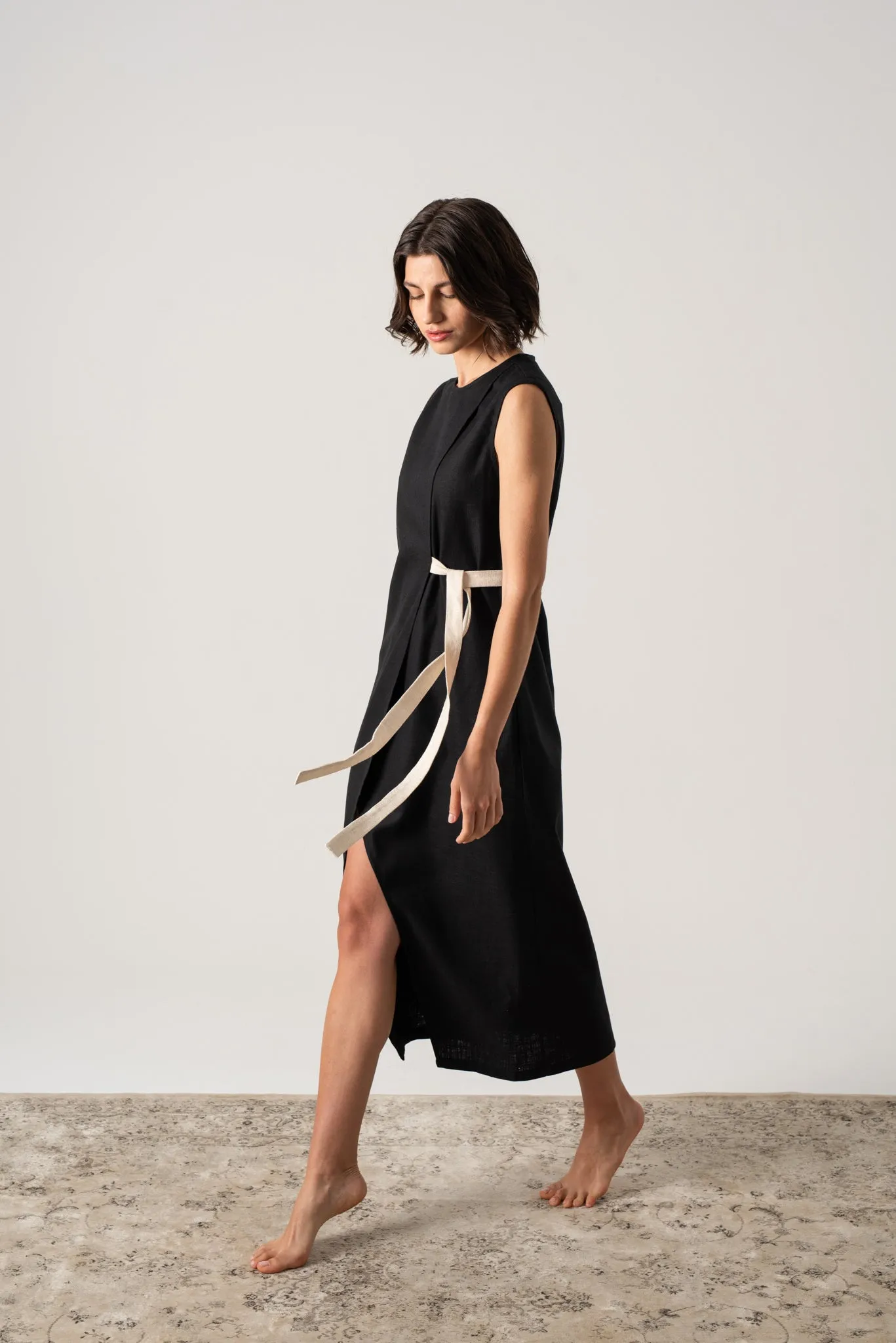 Aurore Linen Midi Dress Black