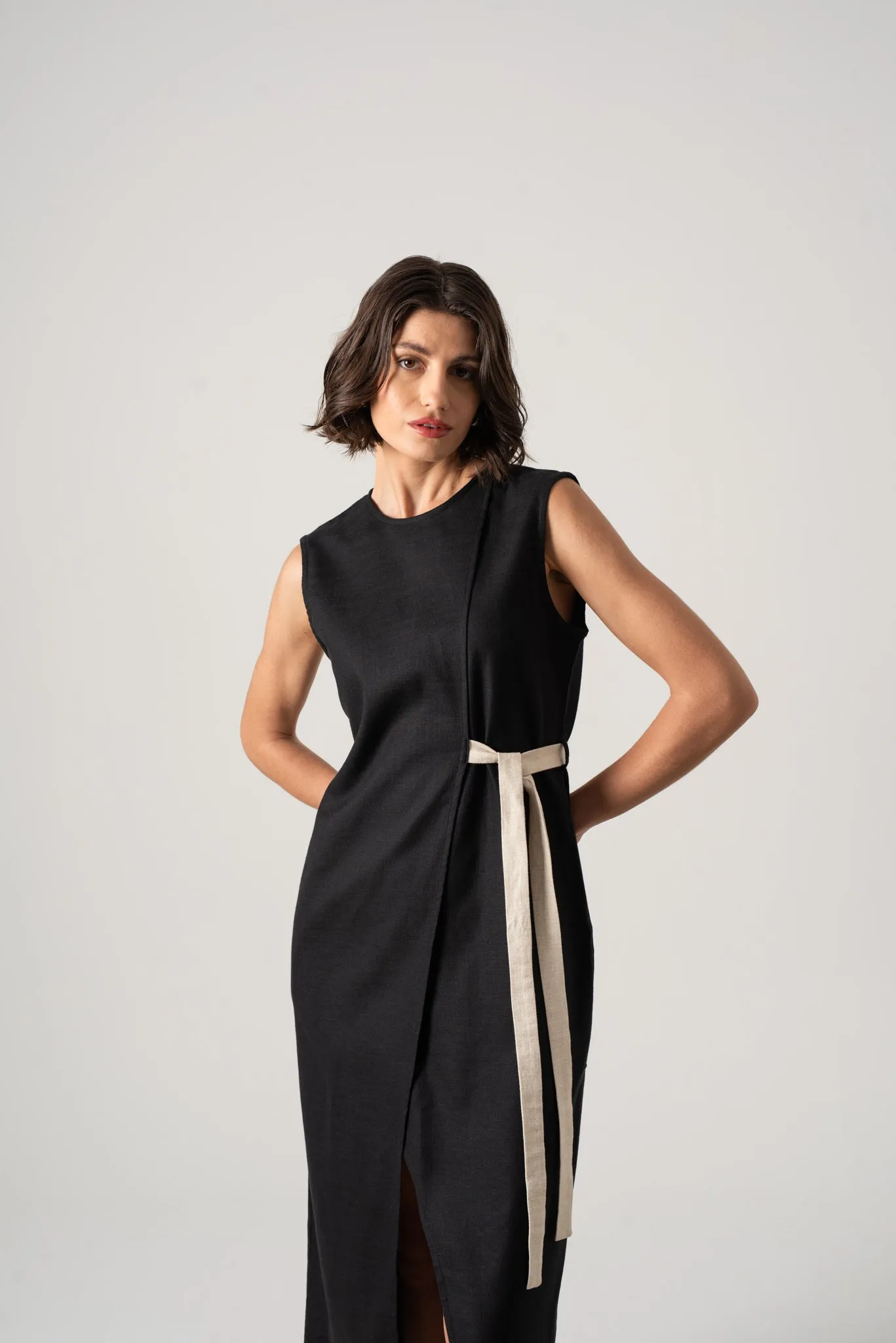 Aurore Linen Midi Dress Black