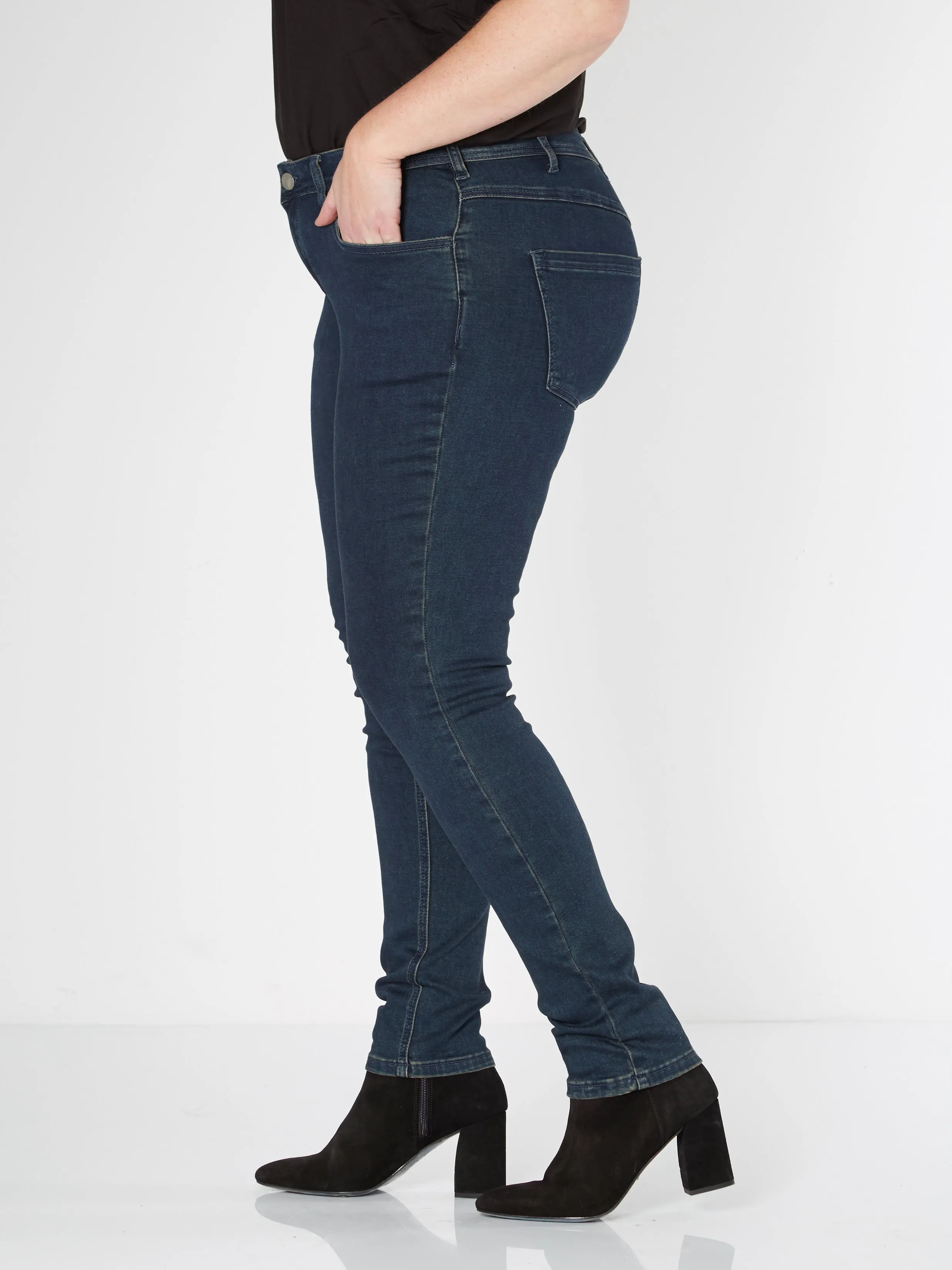 CAMILLA JEANS IN KLASSISCHER WASCHUNG - Dark Denim