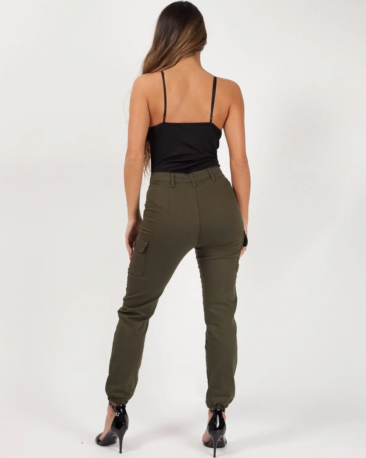 Carlia Cuffed Hem Cargo Trousers In Khaki