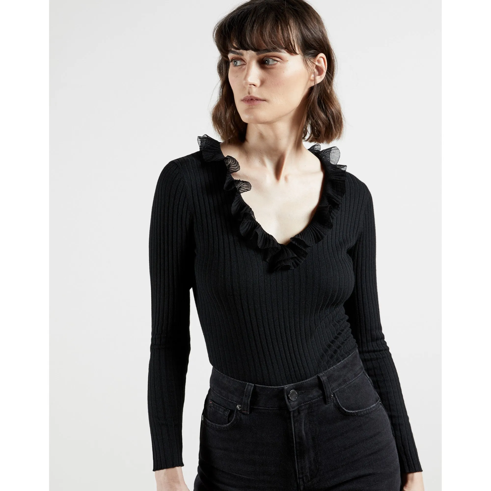 Women Anyibel-Frill Detail V-Neck Jumper - Black